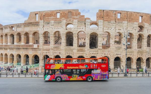 City Sightseeing Bus vor dem Vatikan